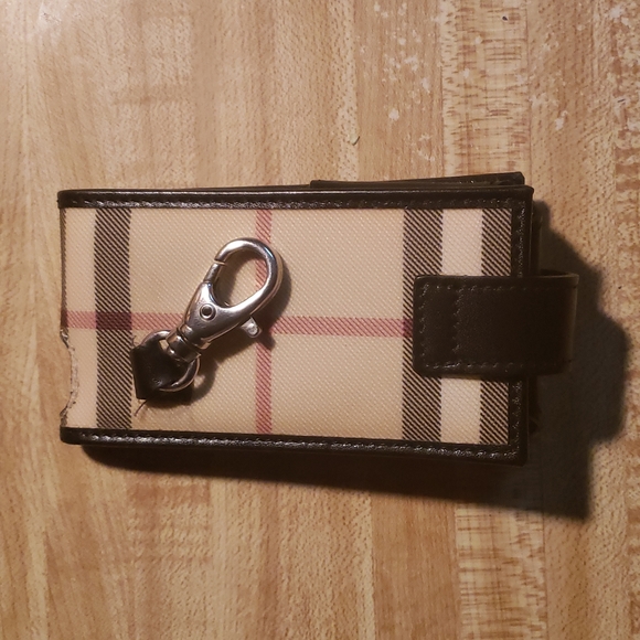 Authentic Vintage Burberry Case -Never Been Used - Picture 2 of 4